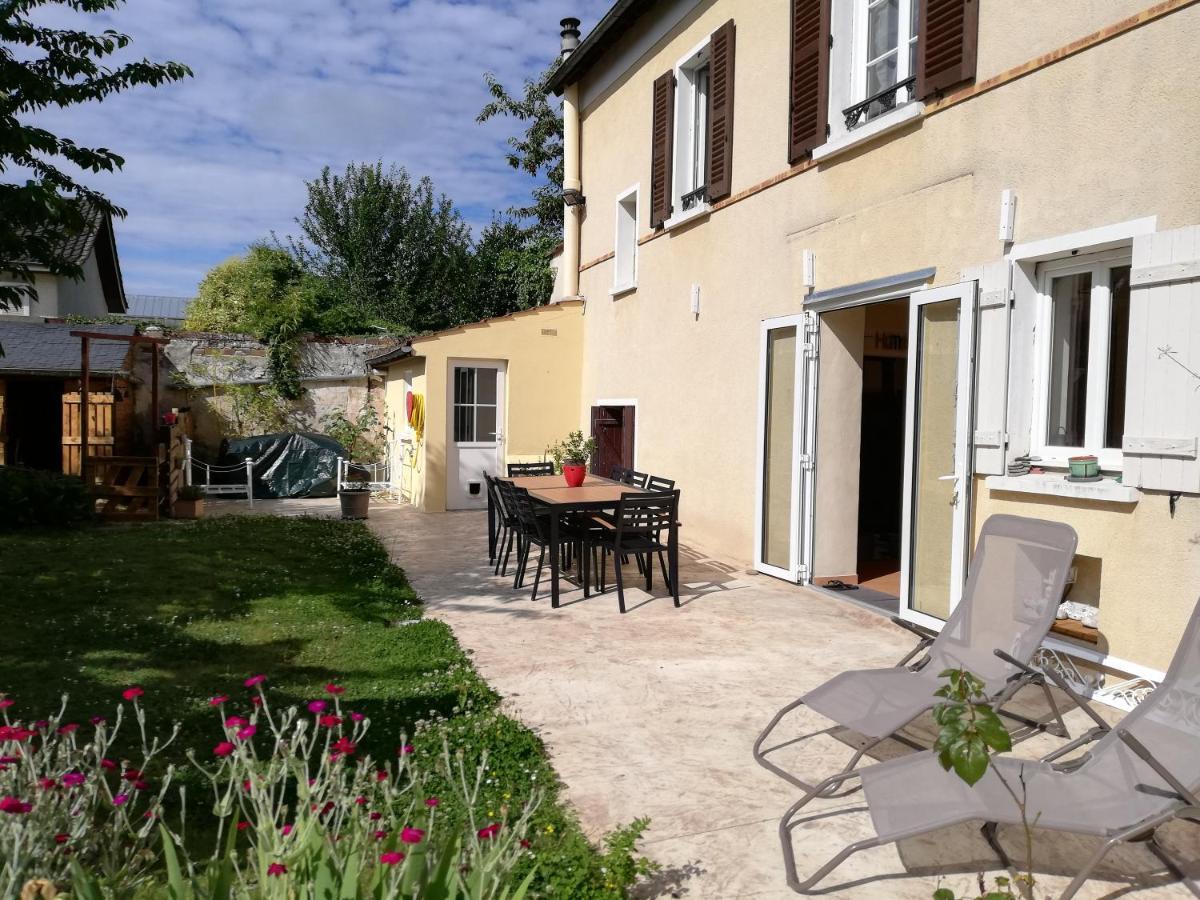 Celine'Home Saint-Germain-sur-Morin Экстерьер фото